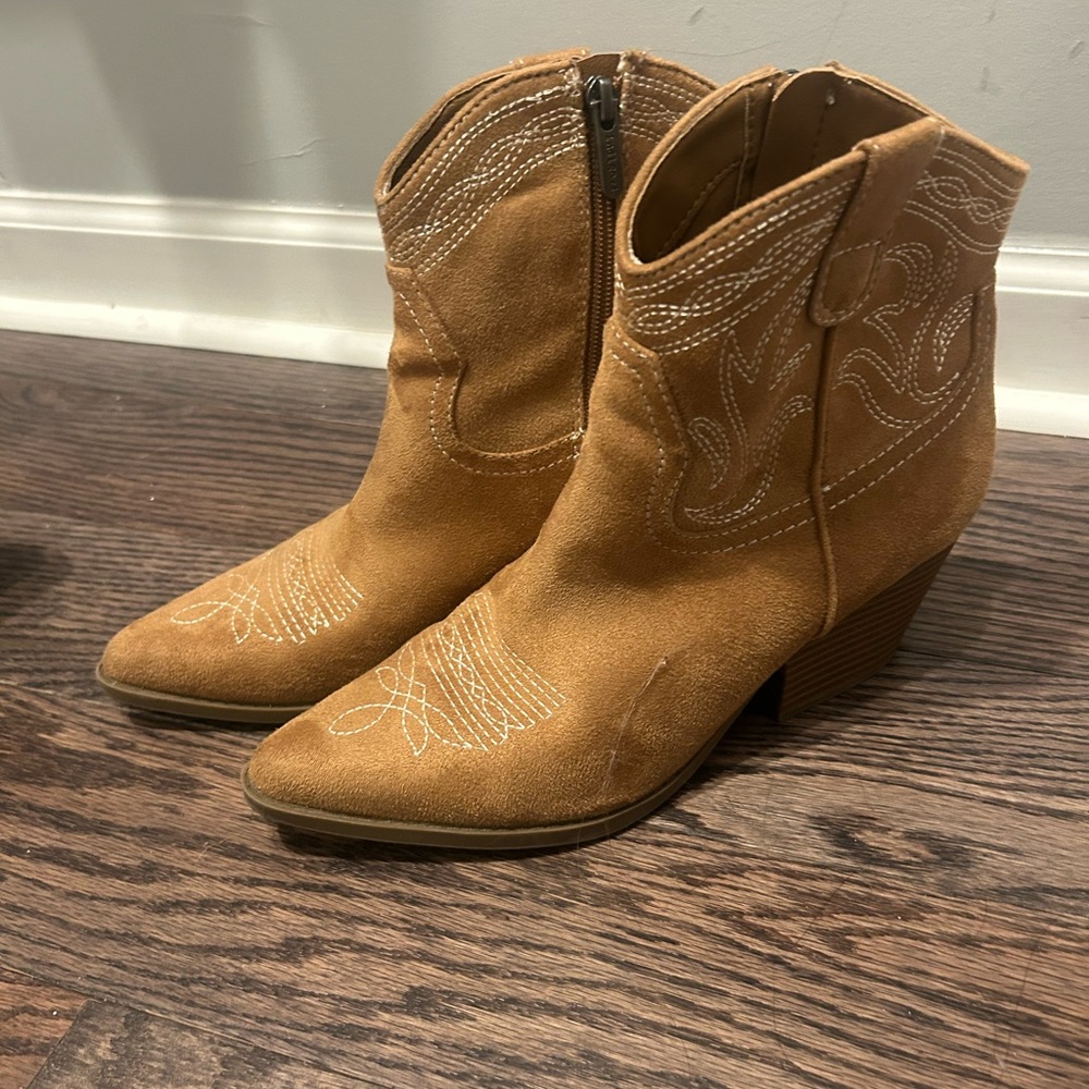 Women's Tan Western Ankle Boots